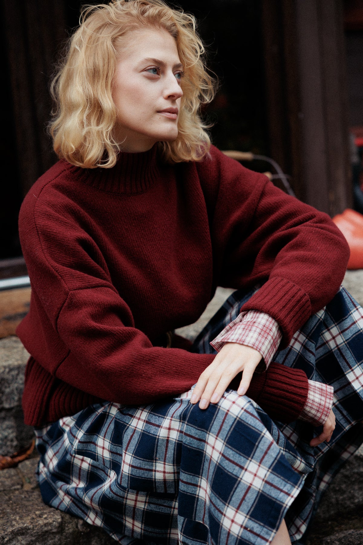 Sweter Dolan Wine